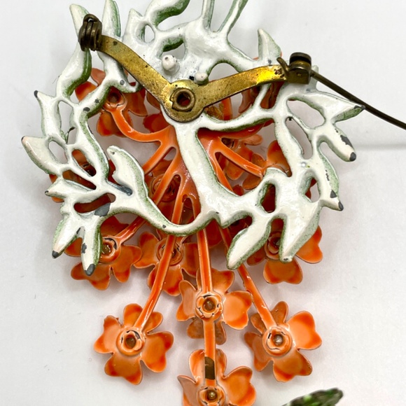 Vintage Unsigned Orange Green Enamel Brooch Pin Clip-on Earrings Set Rhinestones - Picture 5 of 14